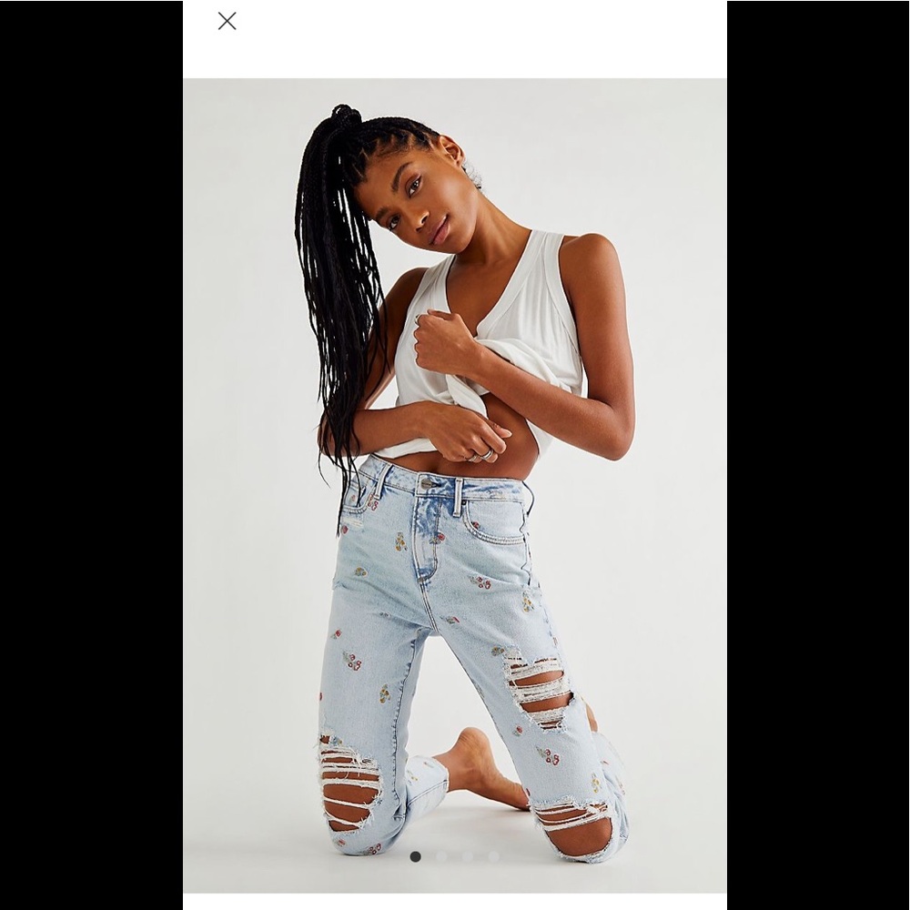 ISO!! Not selling Driftwood embroidered mom jean